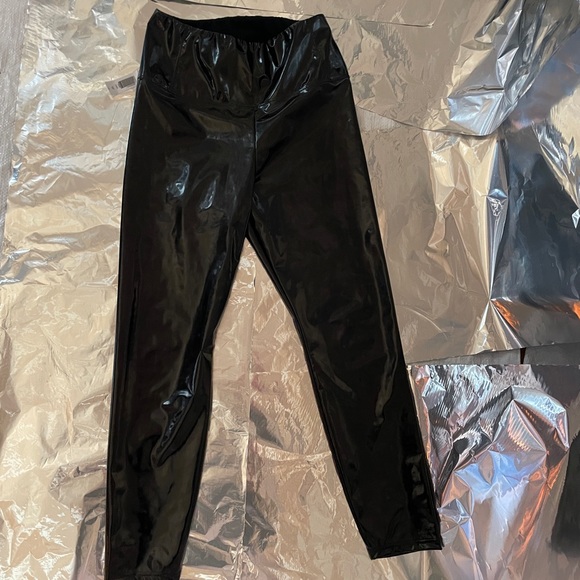 Patent leather pants Aritzia - Picture 6 of 12